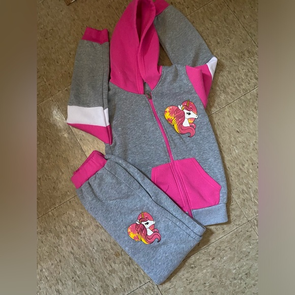 New outfit - Picture 1 of 1